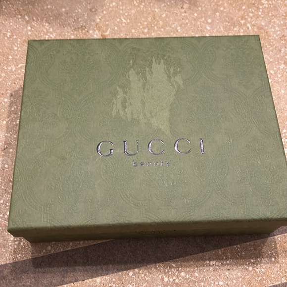 2 Gucci Green Embossed Box - Picture 11 of 14